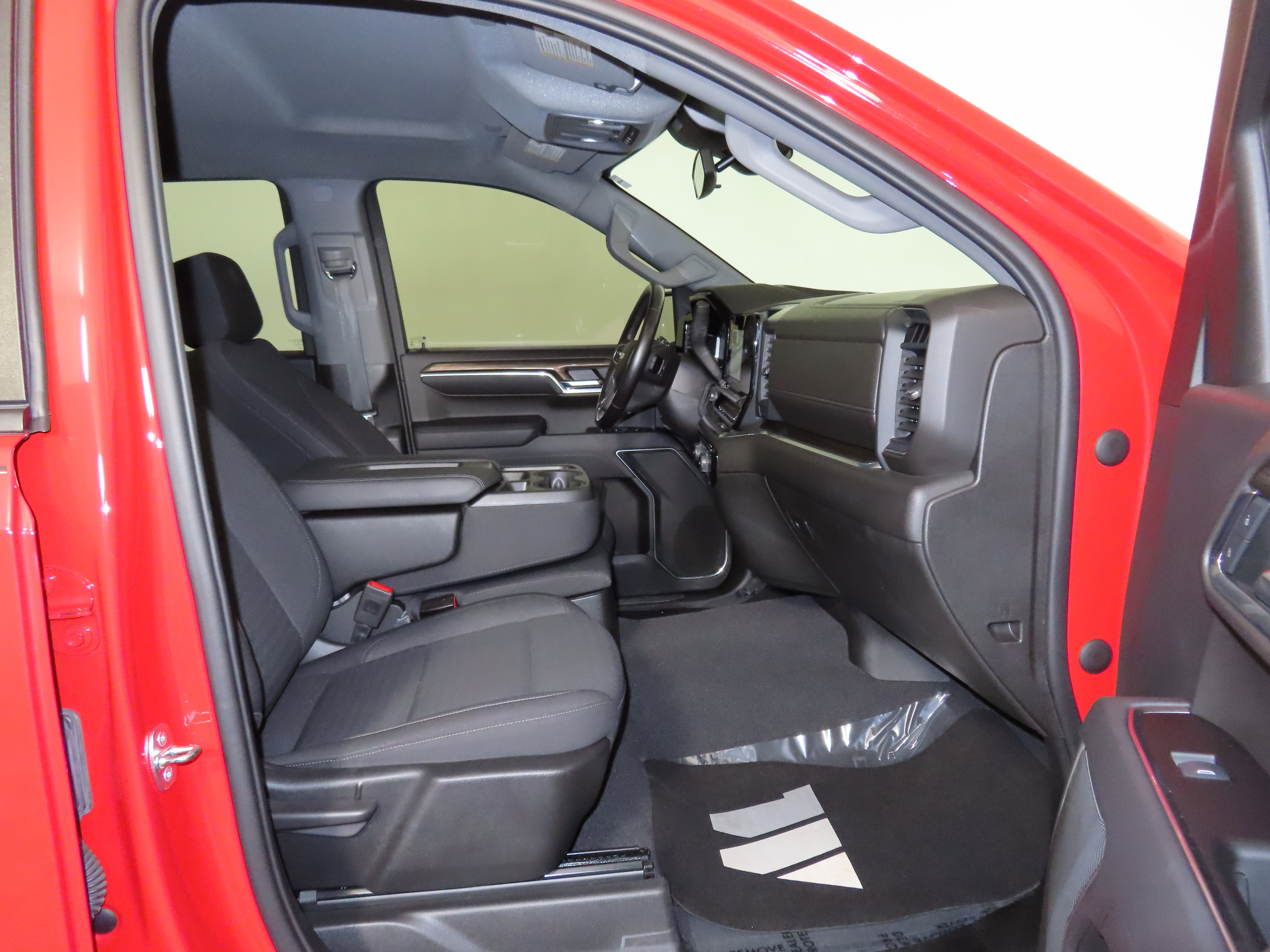 Used 2022 Chevrolet Silverado 1500 LT AWD/4WD image 43