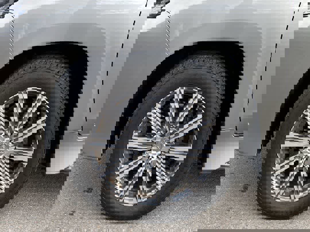 Used 2017 Lexus LX 570 4WD w/ Luxury Package image 12