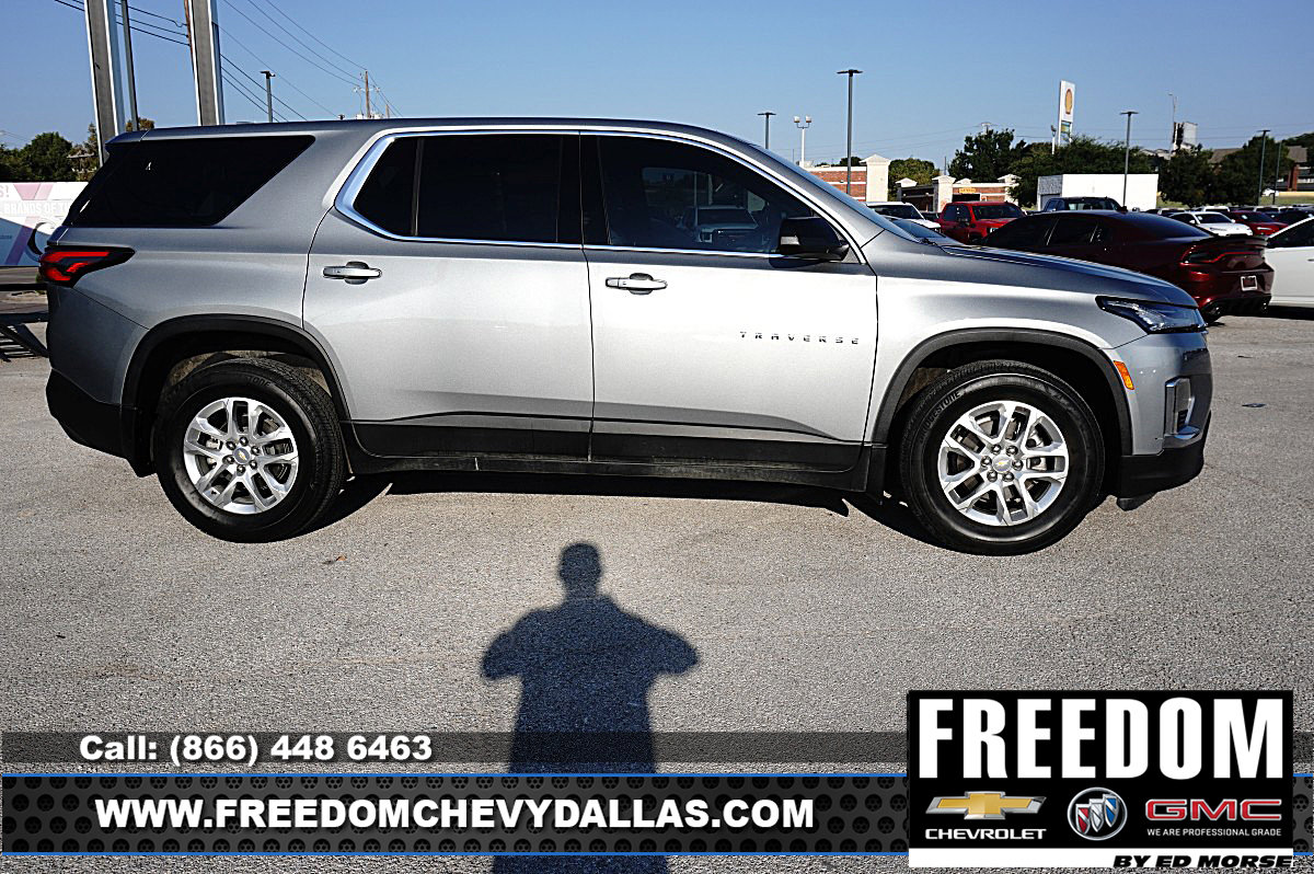 Used 2023 Chevrolet Traverse LS FWD image 40
