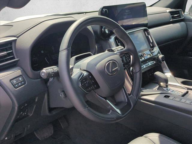 New 2025 Lexus LX 700h Luxury video 3