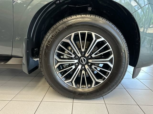Certified 2025 Nissan Armada Platinum AWD/4WD image 16