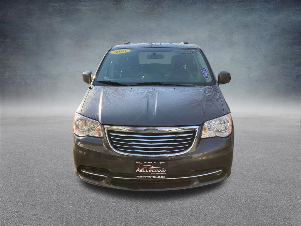 Used 2016 Chrysler Town & Country Touring image 11