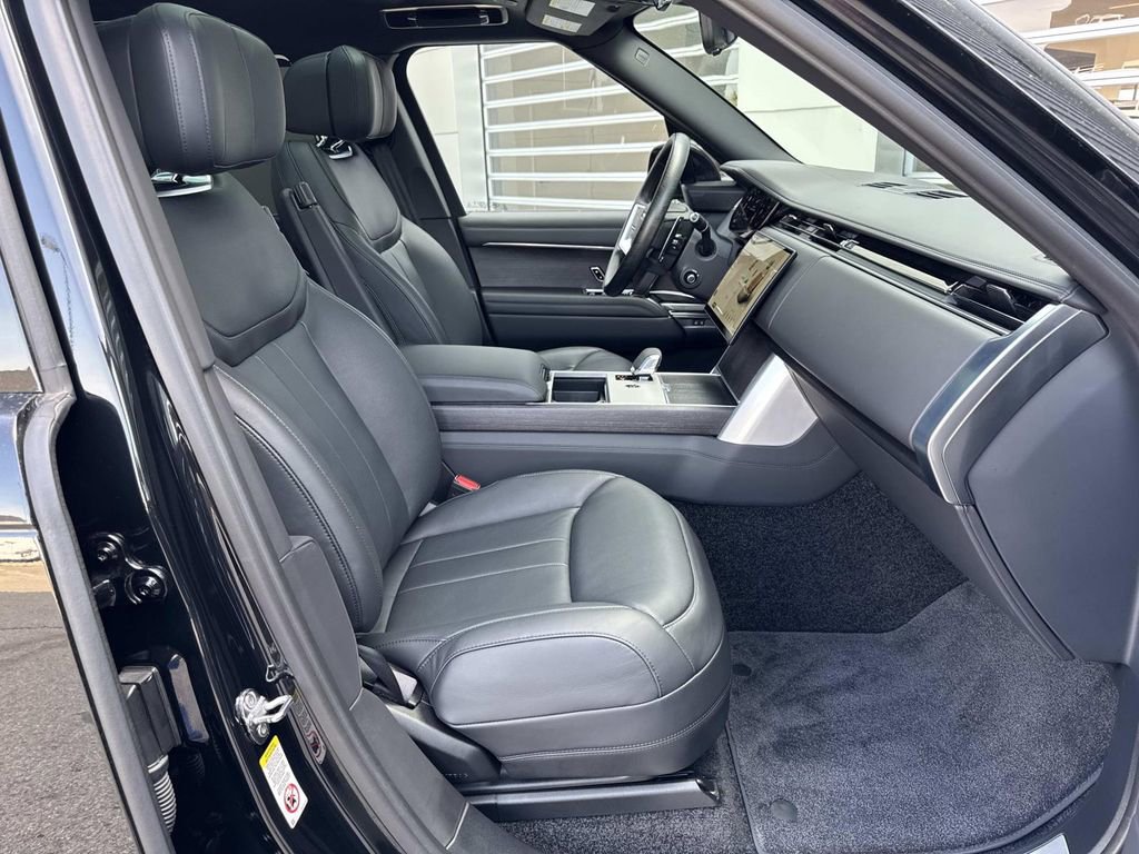 Certified 2025 Land Rover Range Rover Autobiography AWD/4WD image 11