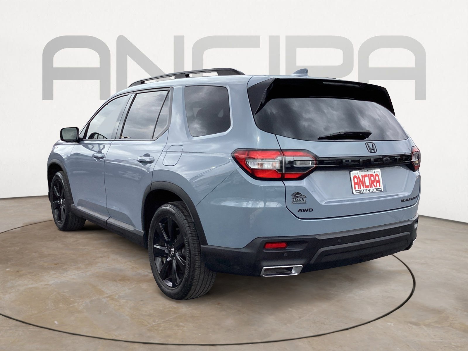 Used 2025 Honda Pilot Black Edition image 12