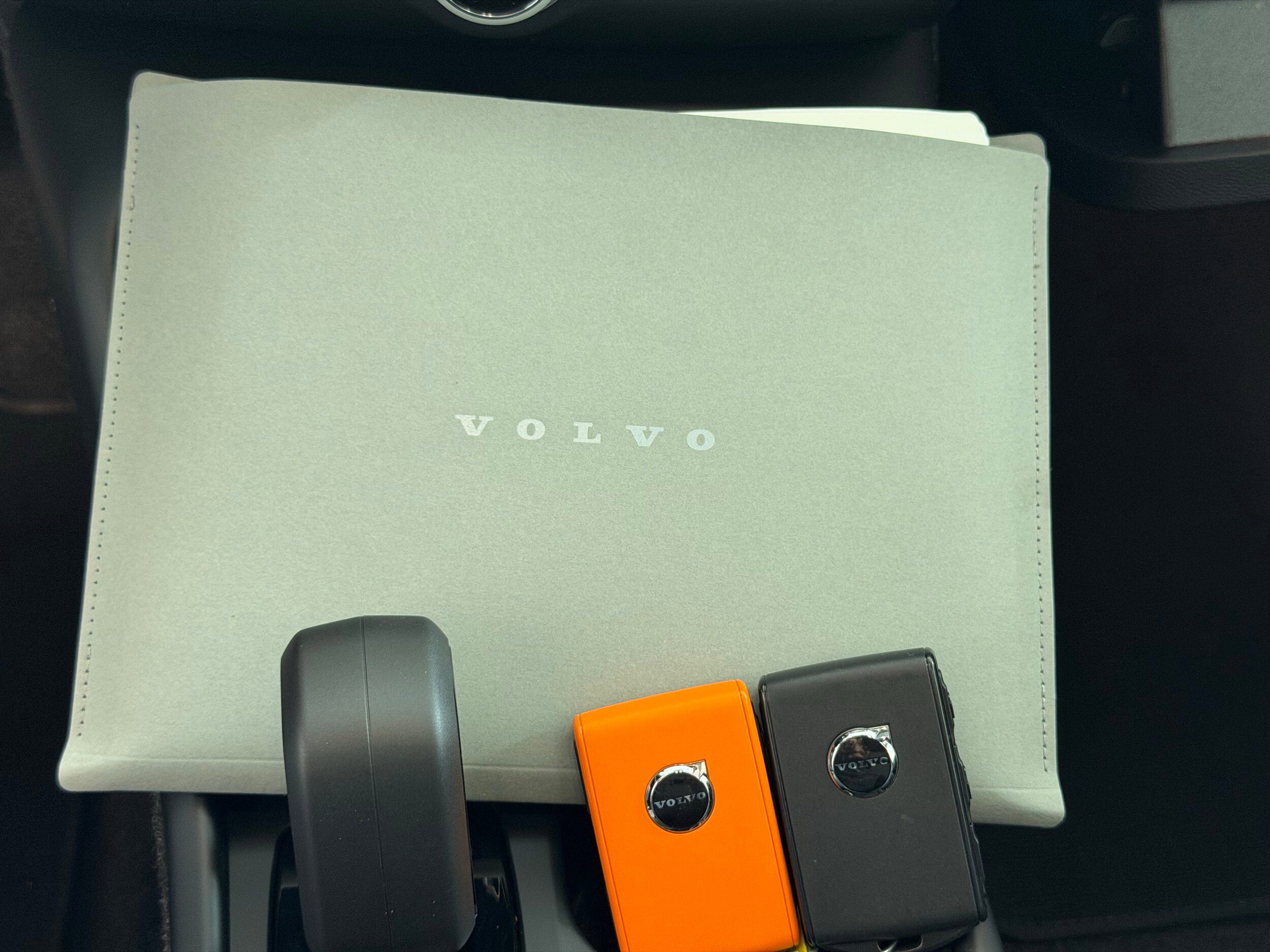 Used 2025 Volvo XC40 B5 Core w/ Protection Package Premier image 27