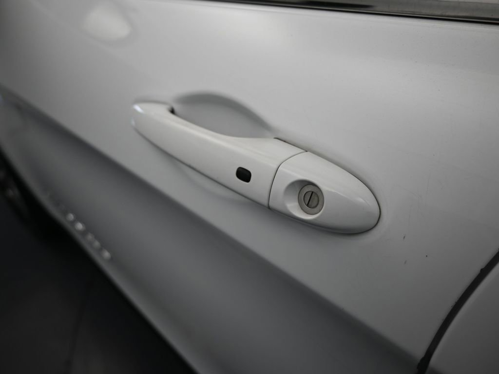 Used 2021 Jeep Cherokee Latitude Lux w/ Comfort/Convenience Group image 31