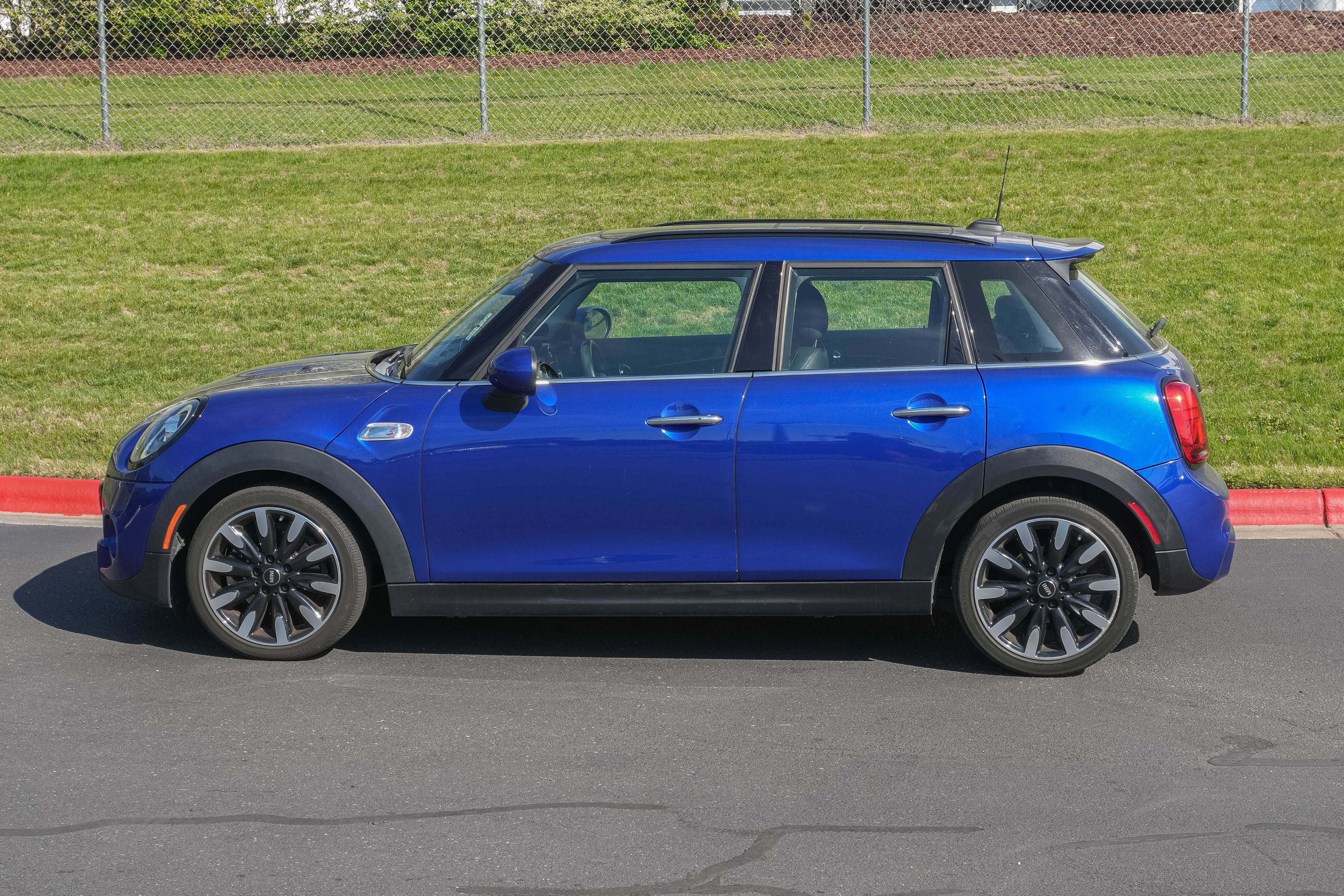 Used 2019 MINI Cooper S image 6