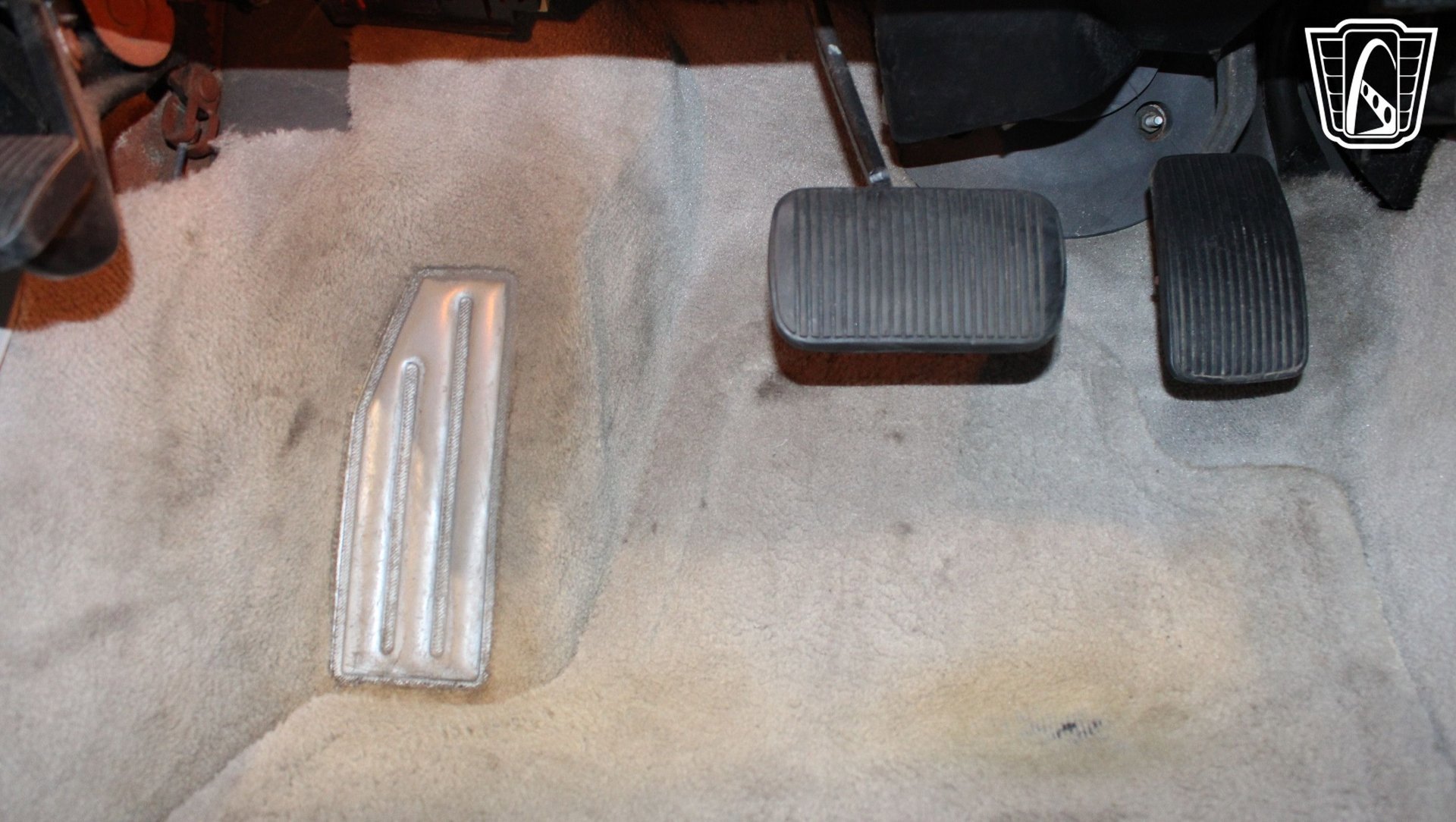 Used 1996 Lincoln Continental image 33