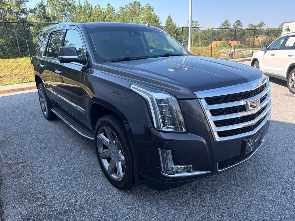 Used 2017 Cadillac Escalade Luxury RWD image 5