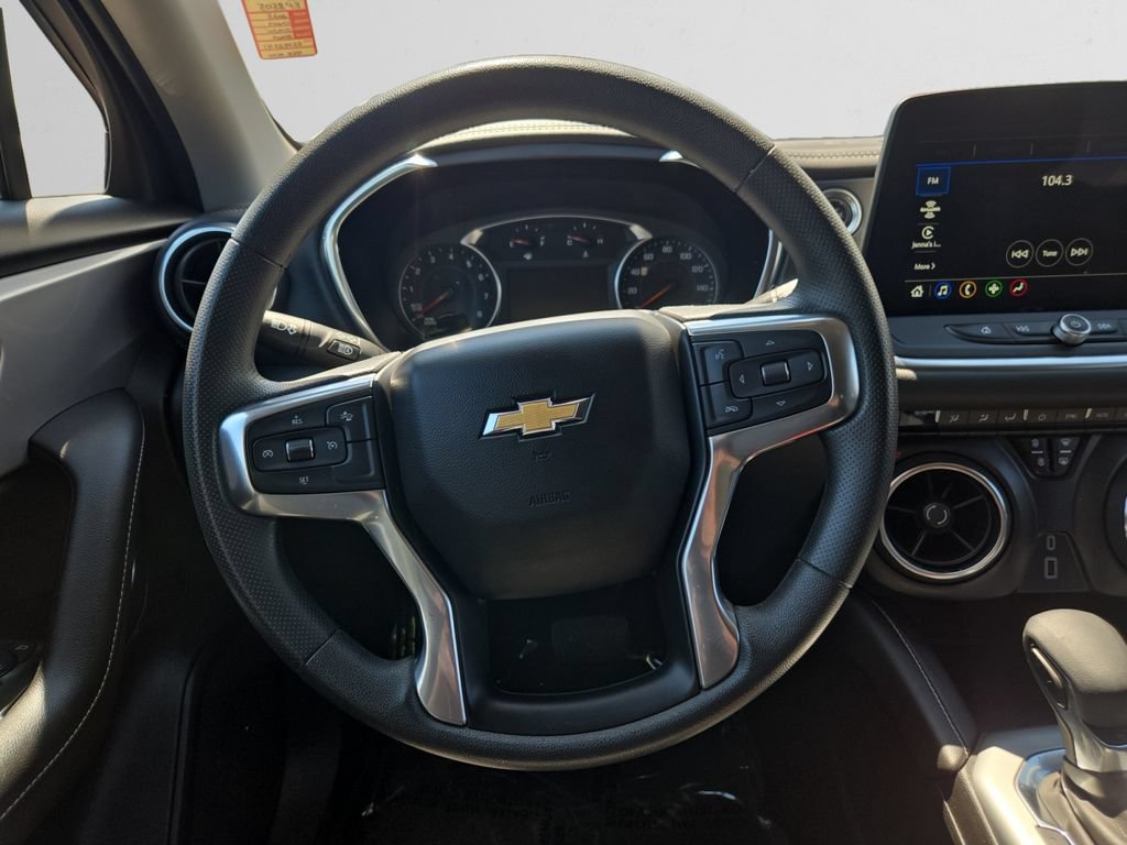 Used 2025 Chevrolet Blazer LT AWD/4WD image 13