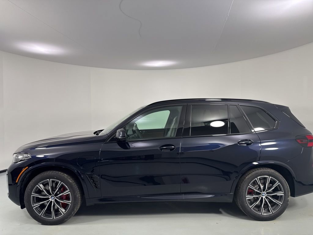 New 2026 BMW X5 xDrive50e w/ M Sport Package AWD/4WD image 8