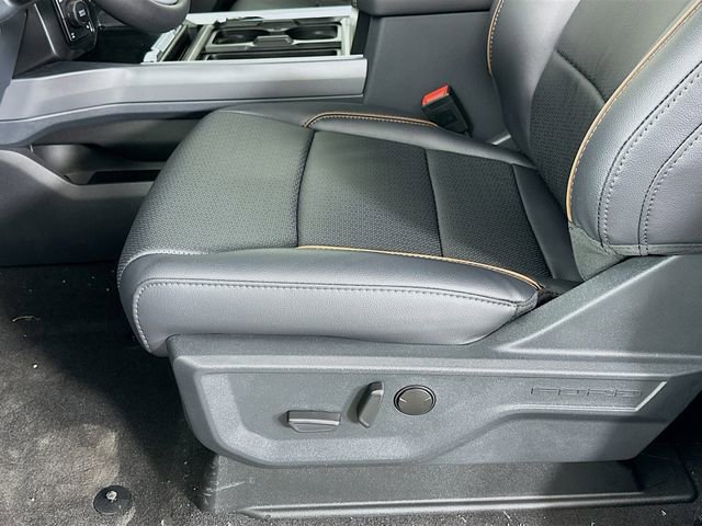 New 2025 Ford F350 Lariat w/ Black Appearance Package image 25