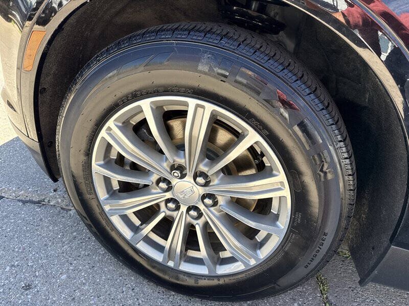 Used 2018 Cadillac XT5 Luxury w/ Driver Awareness Package FWD image 16