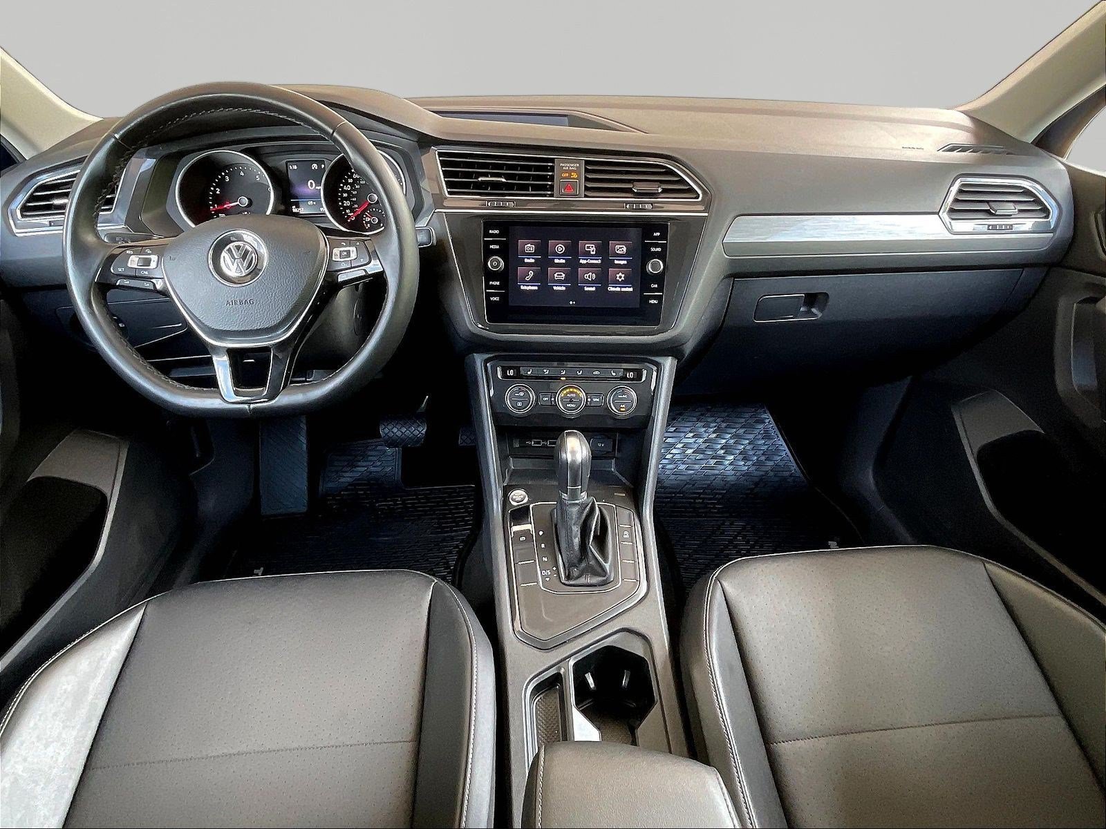 Used 2018 Volkswagen Tiguan SE w/ Panoramic Sunroof Package FWD image 7
