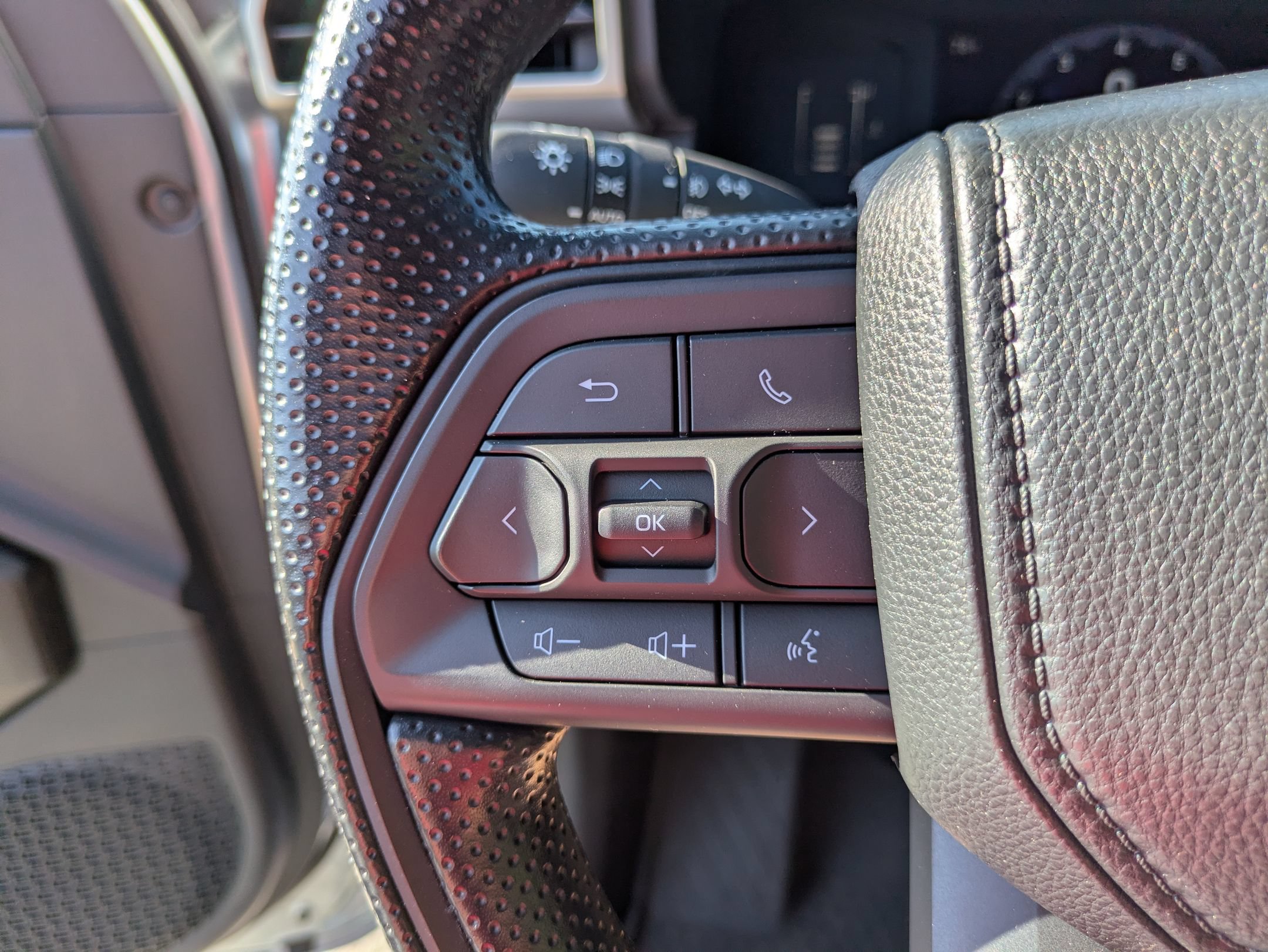 Used 2025 Toyota Tacoma SR5 AWD/4WD image 18