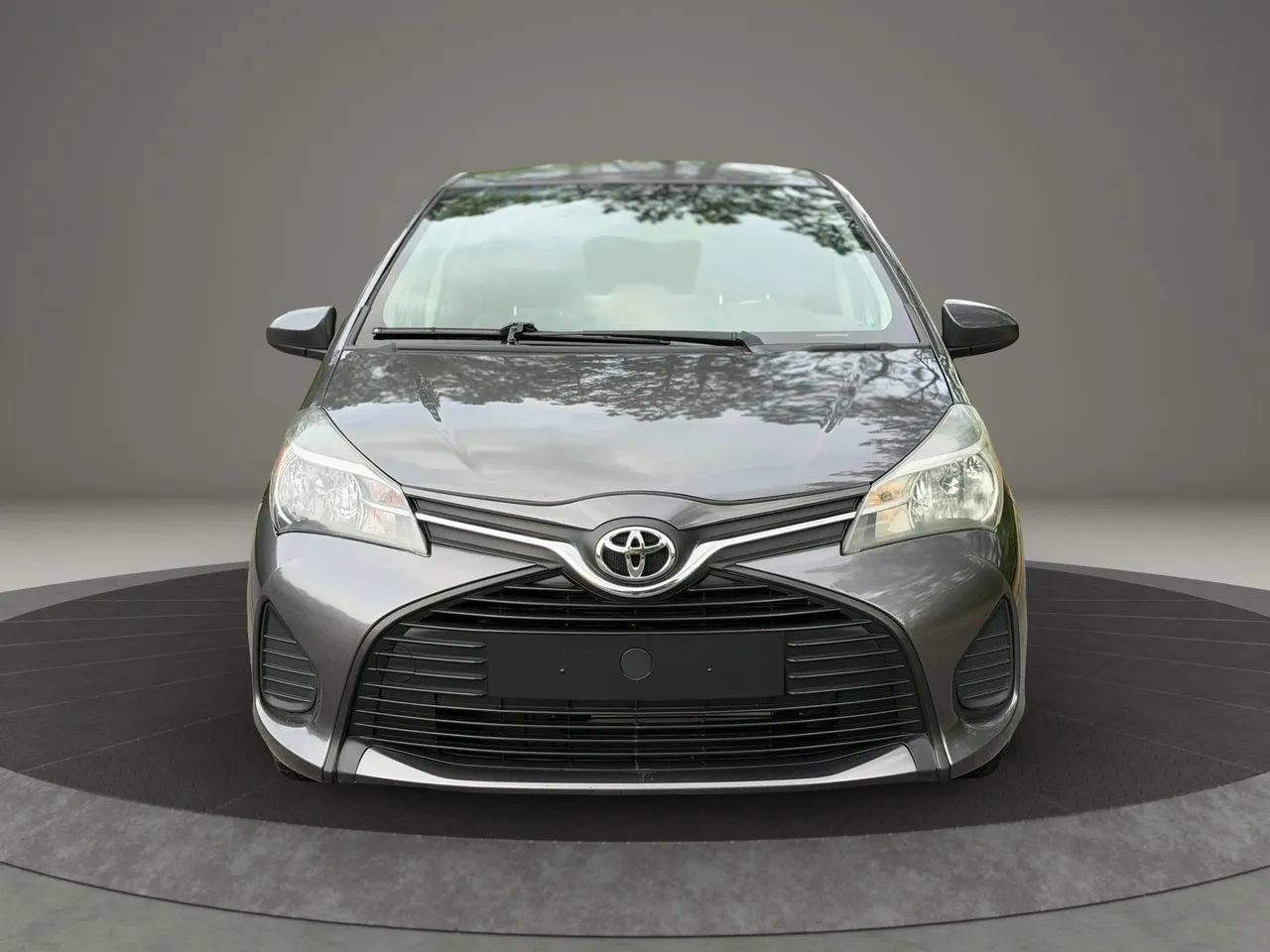 Used 2015 Toyota Yaris L FWD image 2