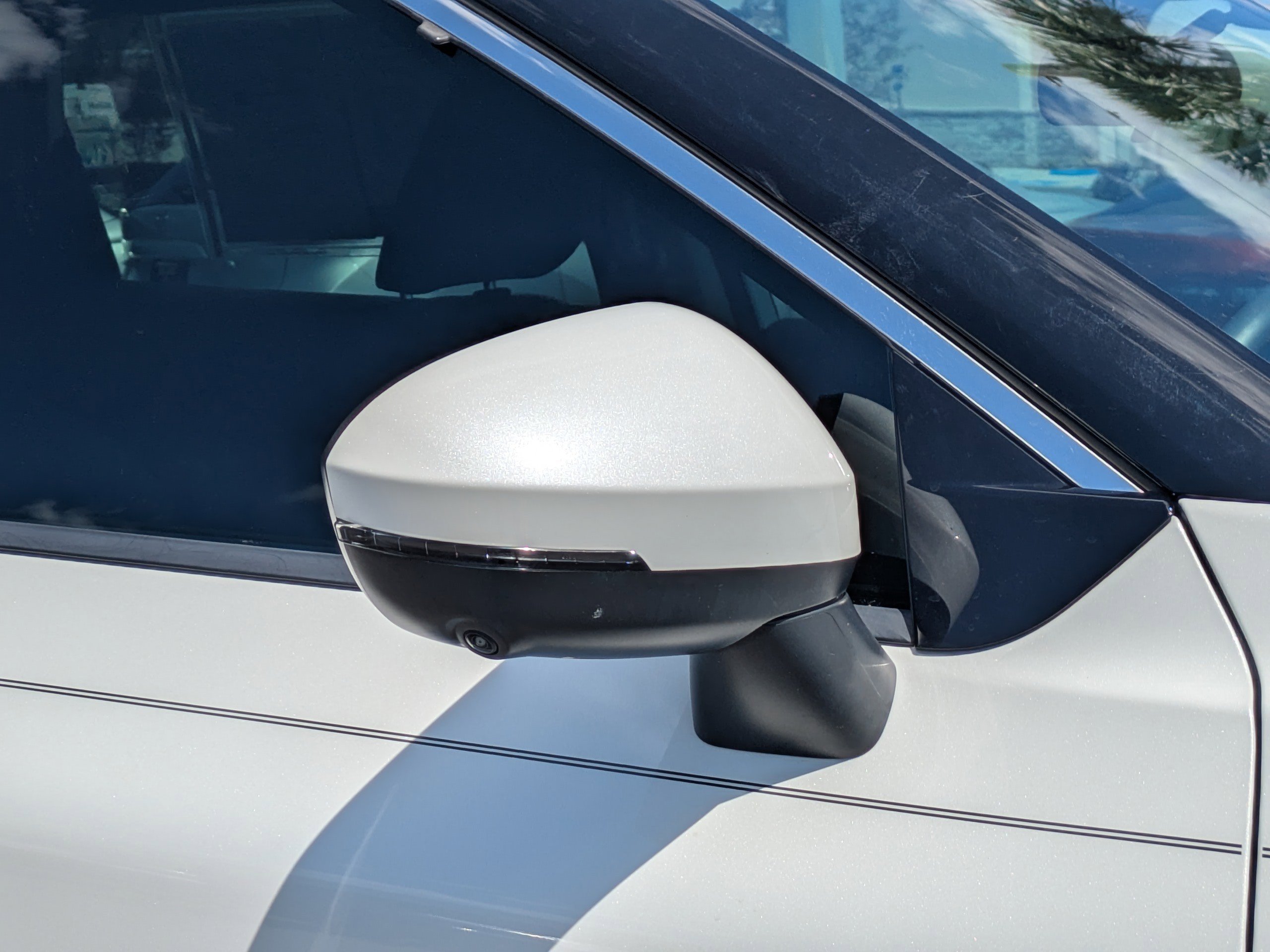 Used 2021 Nissan Rogue SV FWD image 12