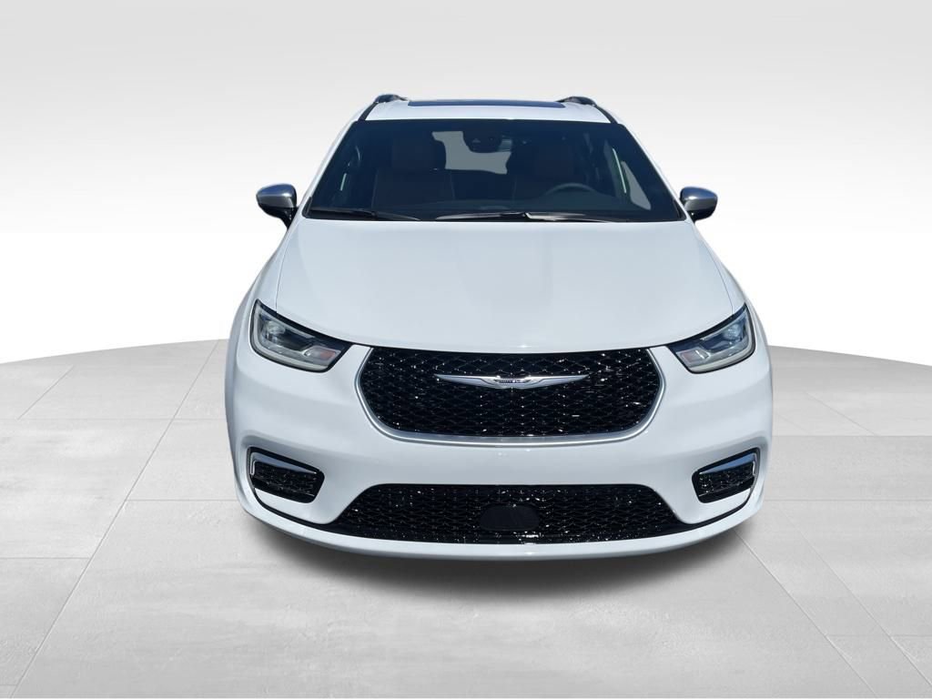 New 2026 Chrysler Pacifica Pinnacle image 3
