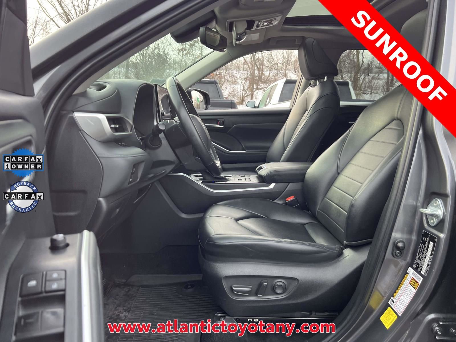 Used 2023 Toyota Highlander XLE AWD/4WD image 16