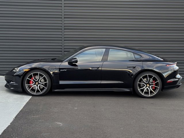 New 2025 Porsche Taycan 4S image 2