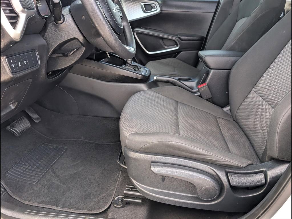 Used 2024 Kia Soul LX FWD image 12