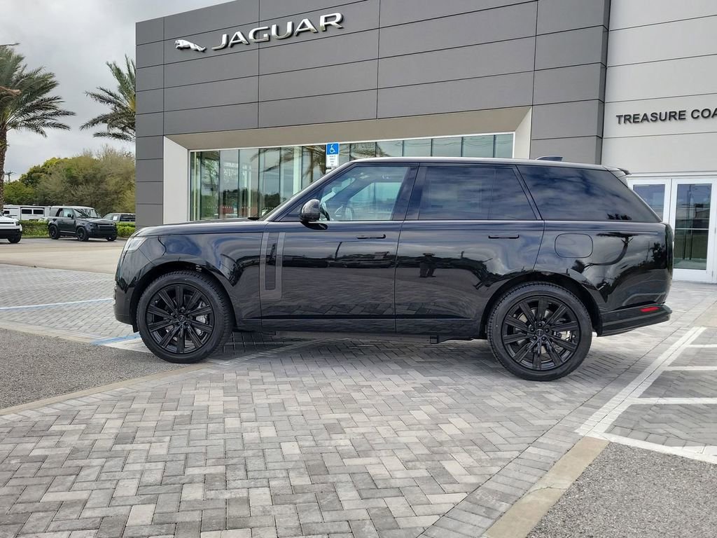 New 2026 Land Rover Range Rover SE image 2