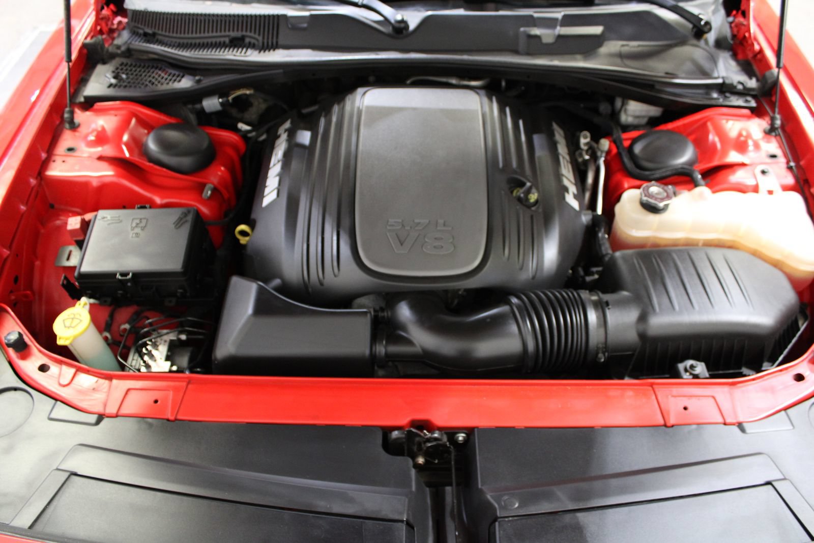 Used 2015 Dodge Challenger R/T w/ Quick Order Package 28B R/T RWD image 30