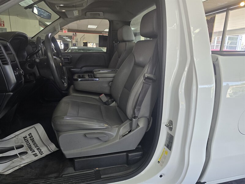 Used 2018 Chevrolet Silverado 1500 W/T RWD image 9