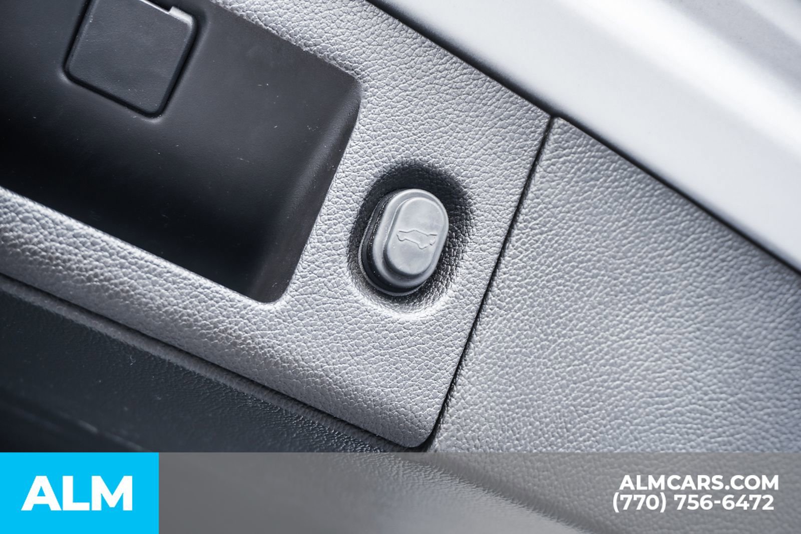 Used 2016 Cadillac Escalade Luxury image 52