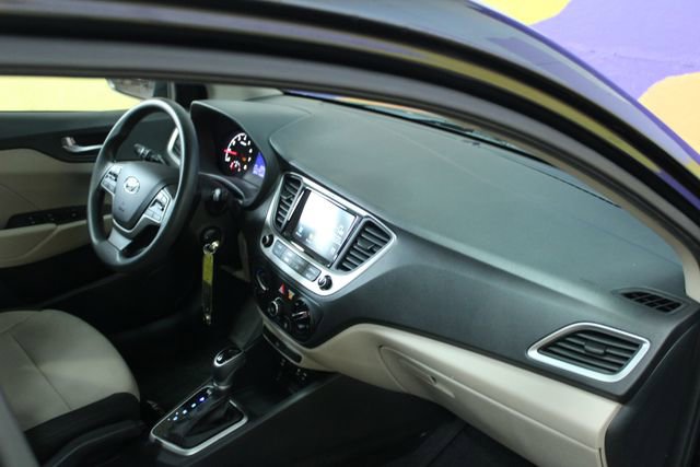 Used 2021 Hyundai Accent SEL image 11