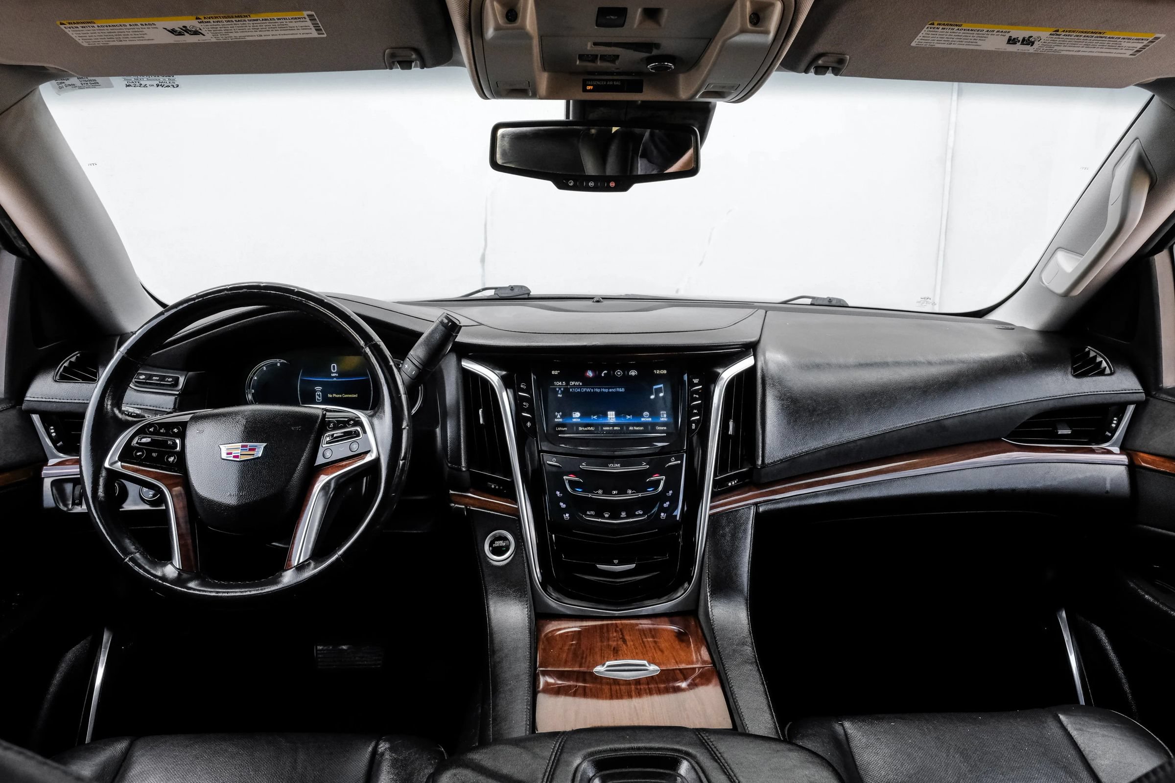 Used 2016 Cadillac Escalade Luxury AWD/4WD image 18