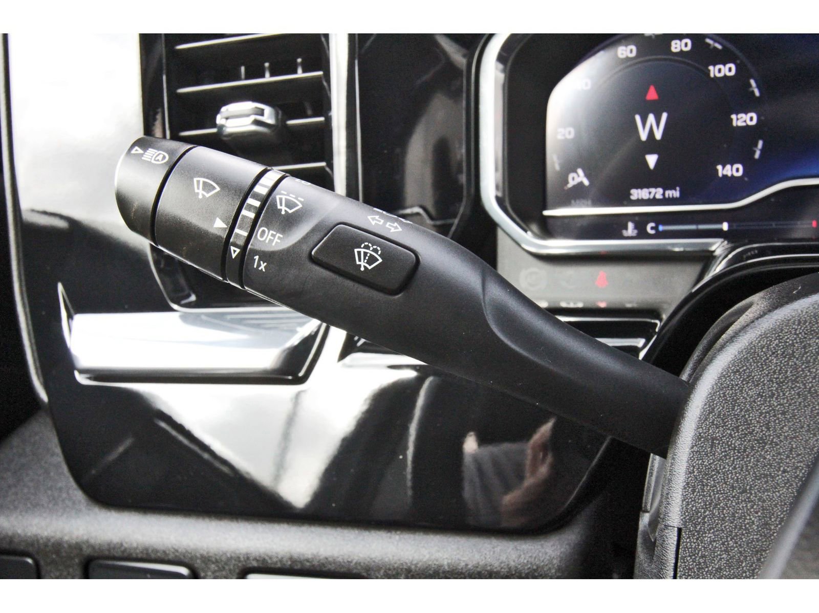 Used 2025 Chevrolet Silverado 1500 LT RWD image 20