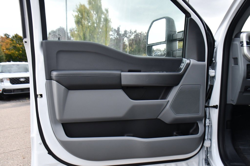 New 2026 Ford F250 4x4 Regular Cab Super Duty image 18
