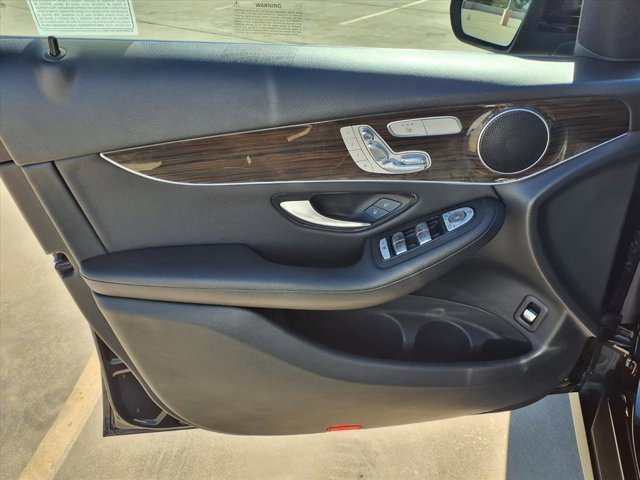 Used 2020 Mercedes-Benz GLC 300 image 13