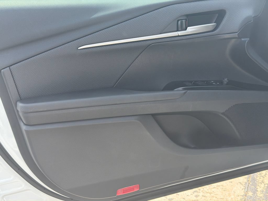 New 2026 Toyota Camry Hybrid FWD image 16
