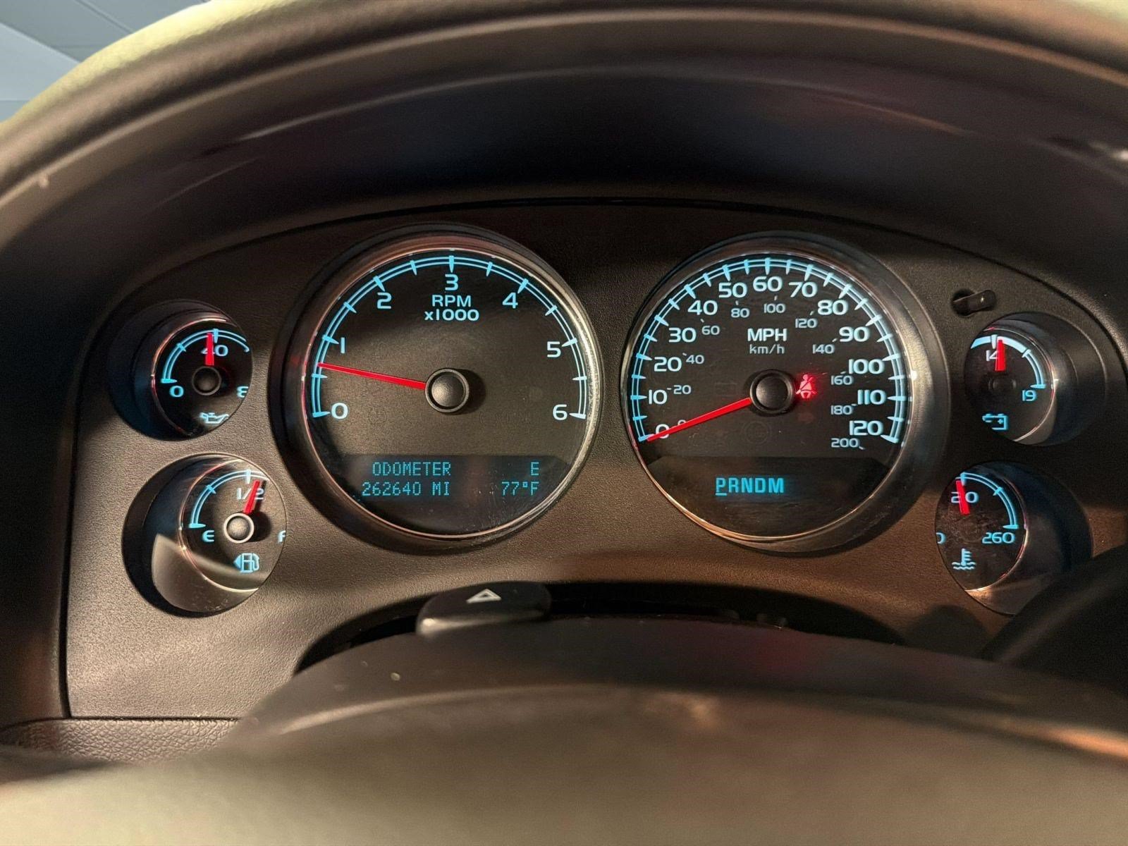 Used 2013 Chevrolet Suburban LTZ AWD/4WD image 19