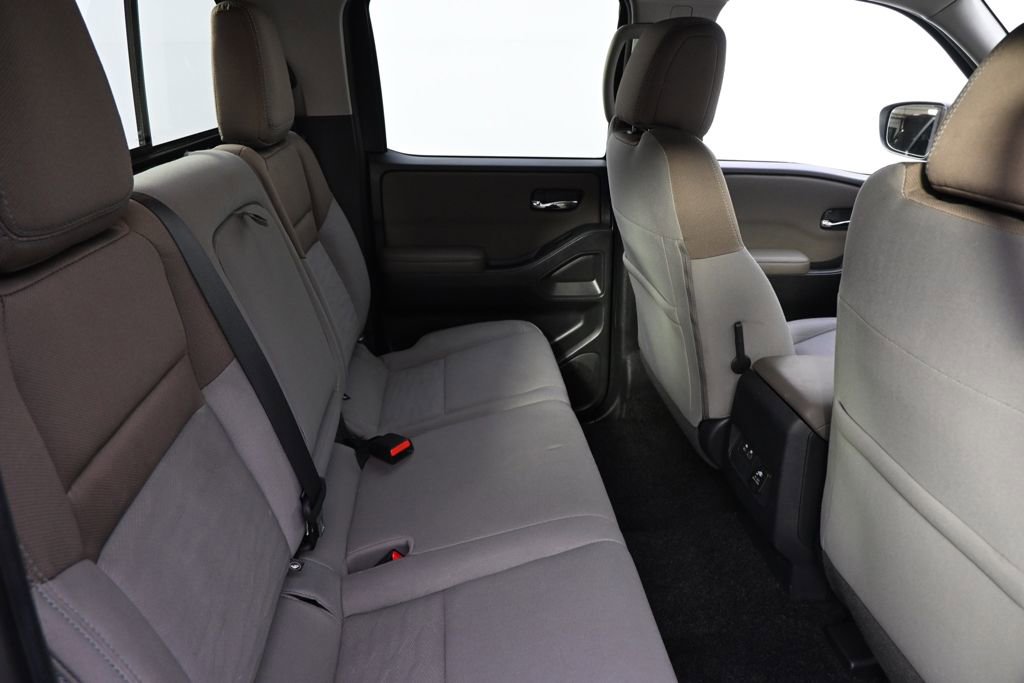 Used 2022 Nissan Frontier SV image 18
