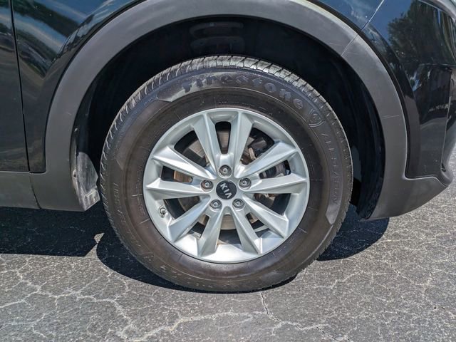 Used 2019 Kia Sorento FWD image 11