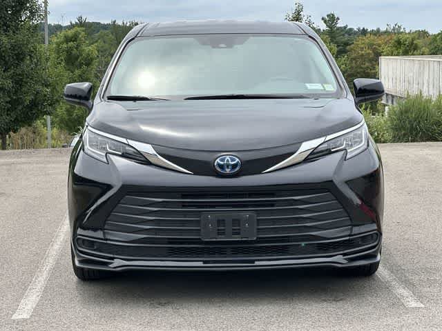 Used 2023 Toyota Sienna LE AWD/4WD image 19