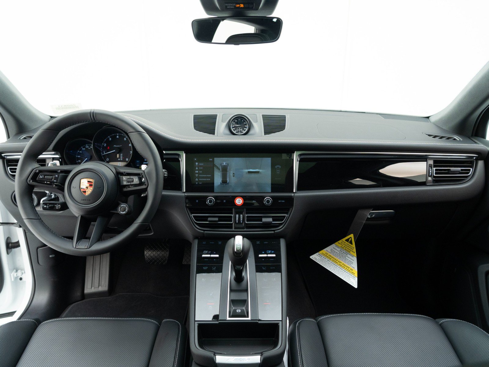 Certified 2023 Porsche Macan Turbo AWD/4WD image 15