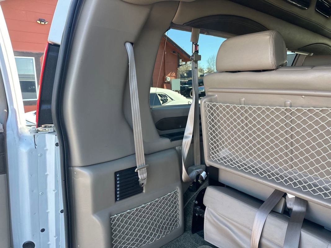 Used 2016 Chevrolet Express 2500 image 27