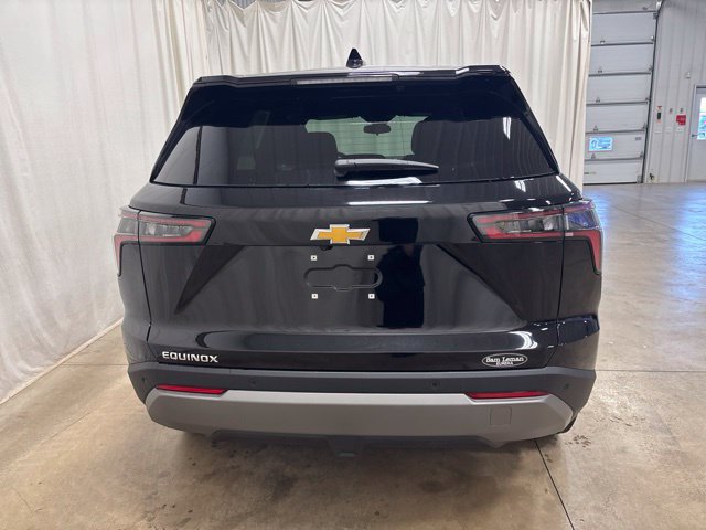 New 2027 Chevrolet Equinox LT FWD image 5