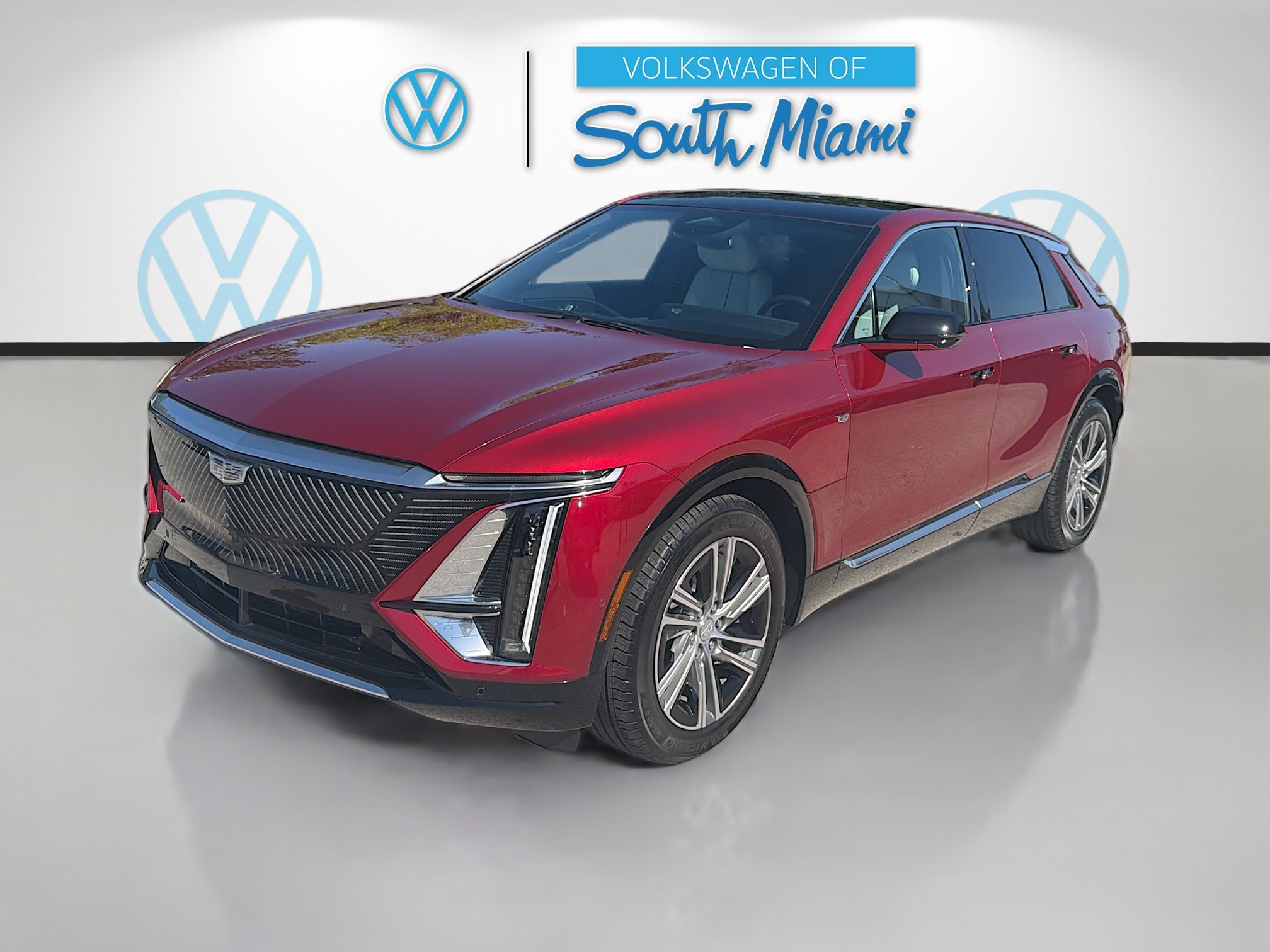 Used 2024 Cadillac Lyriq Luxury RWD image 3