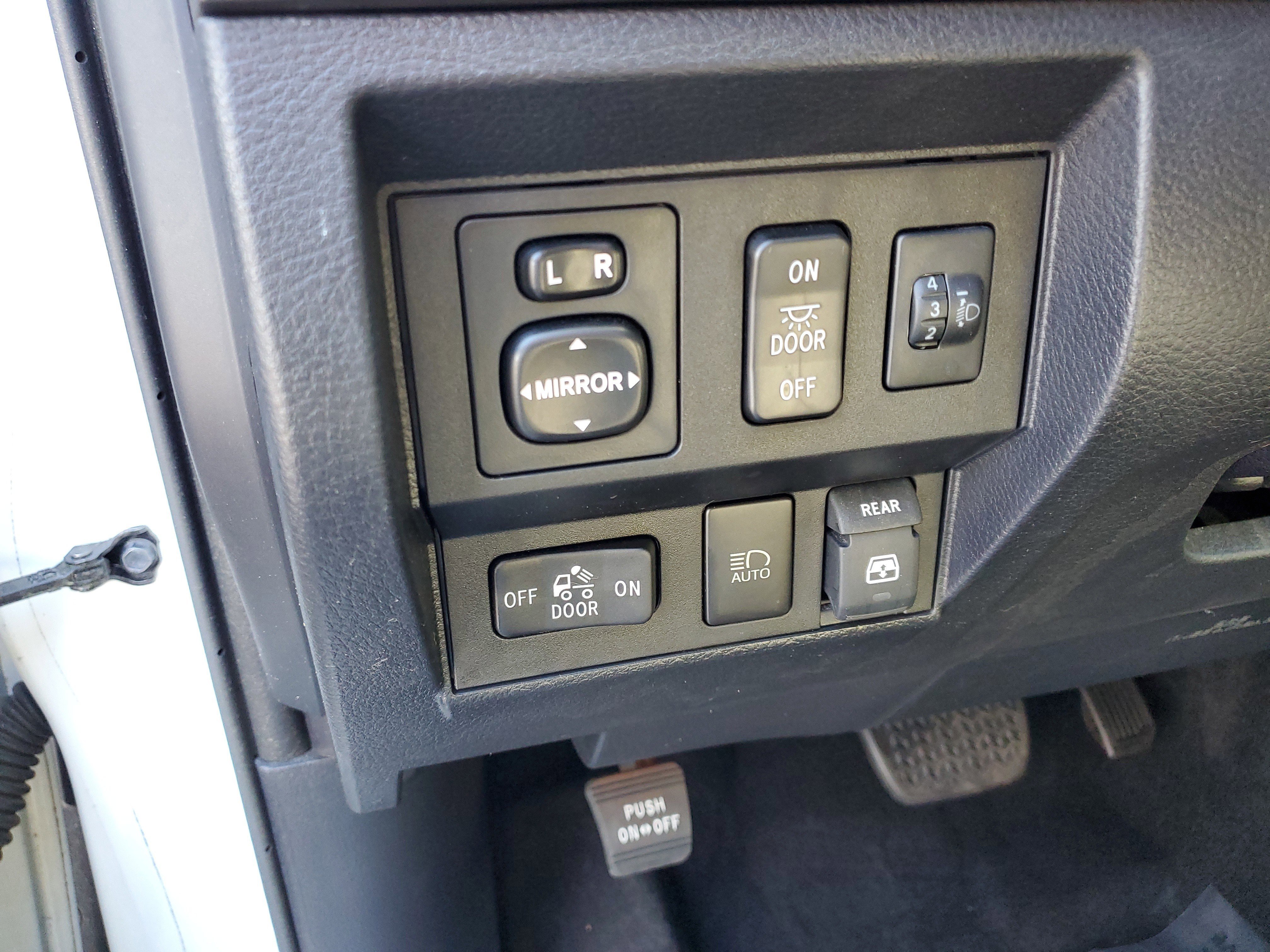 Used 2018 Toyota Tundra SR5 w/ SR5 Upgrade Package image 26