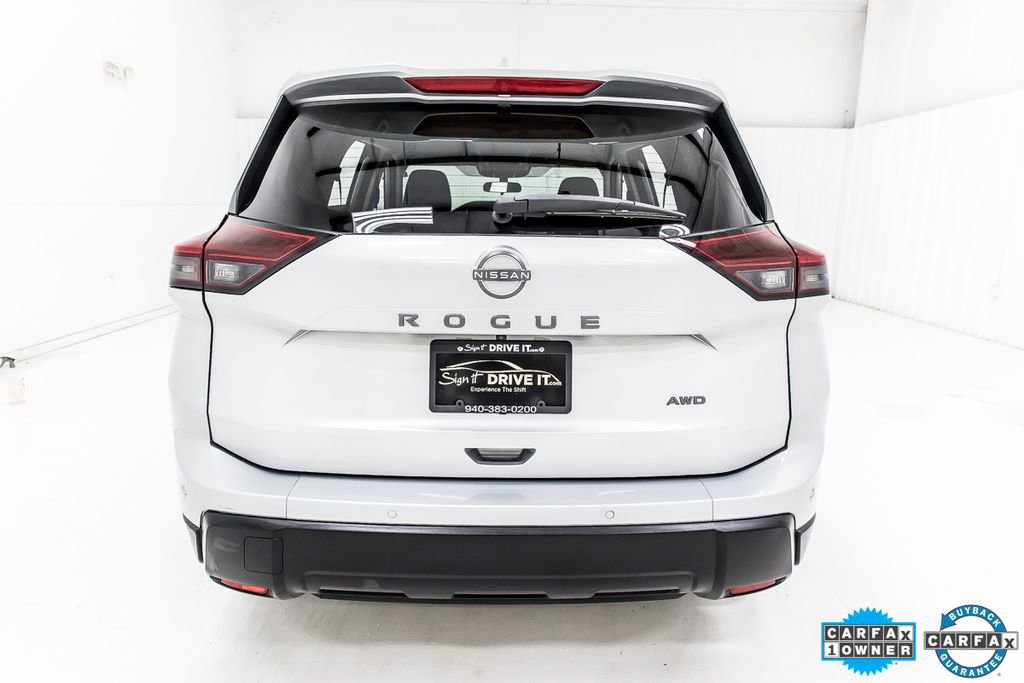 Used 2025 Nissan Rogue SV image 5