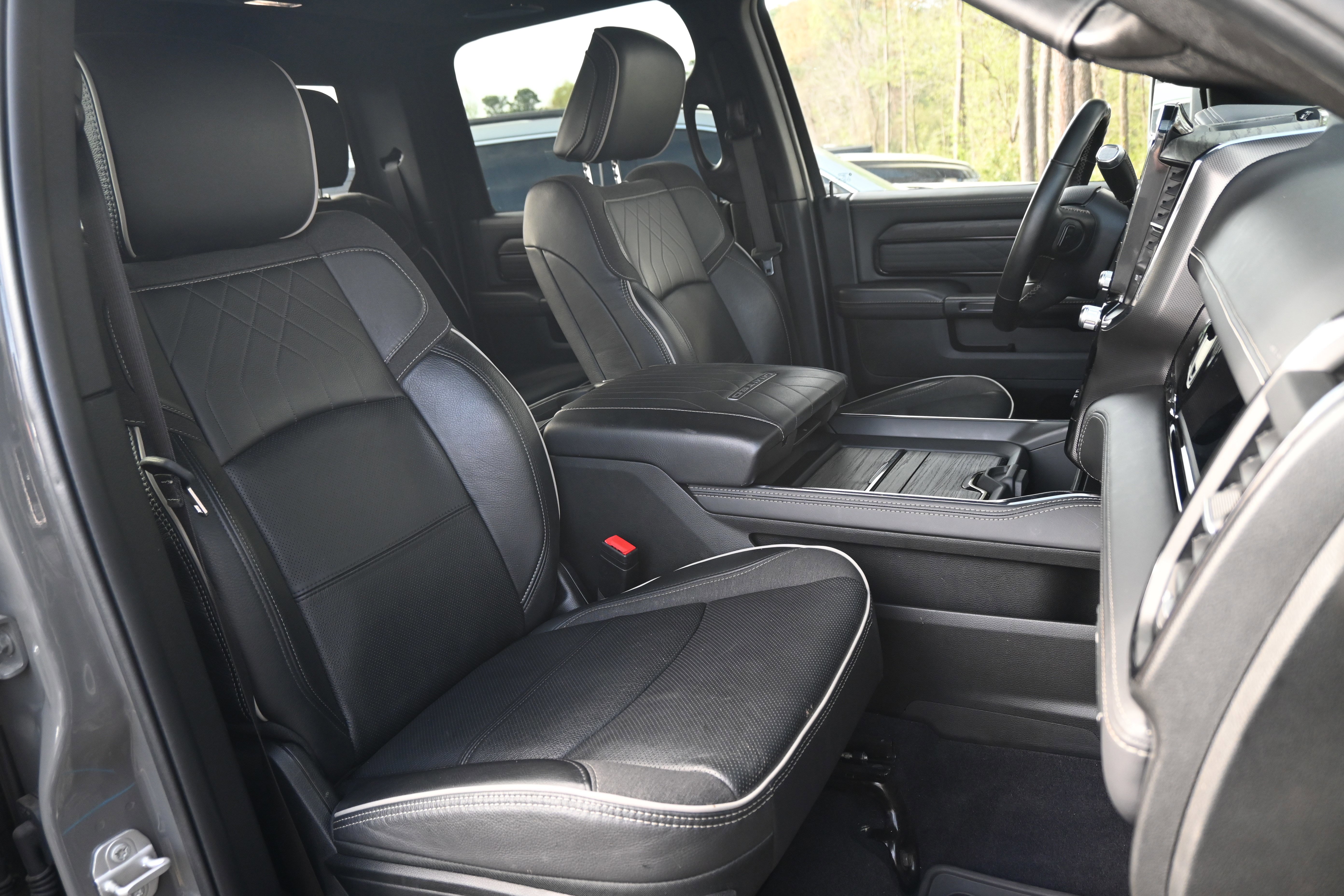 Used 2025 RAM 3500 Limited image 18