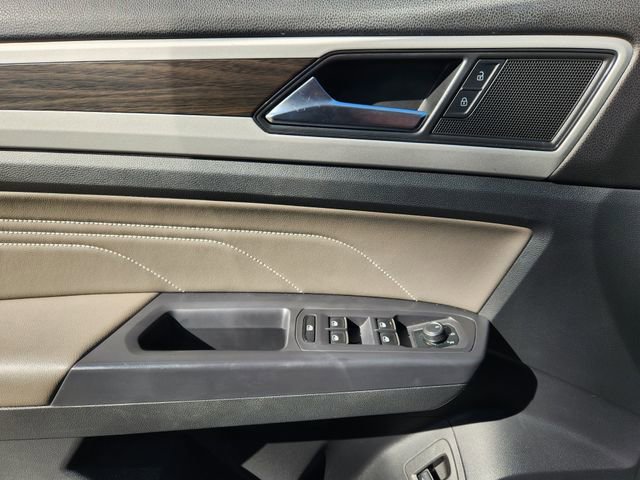 Used 2021 Volkswagen Atlas SE w/ Panoramic Sunroof Package image 24