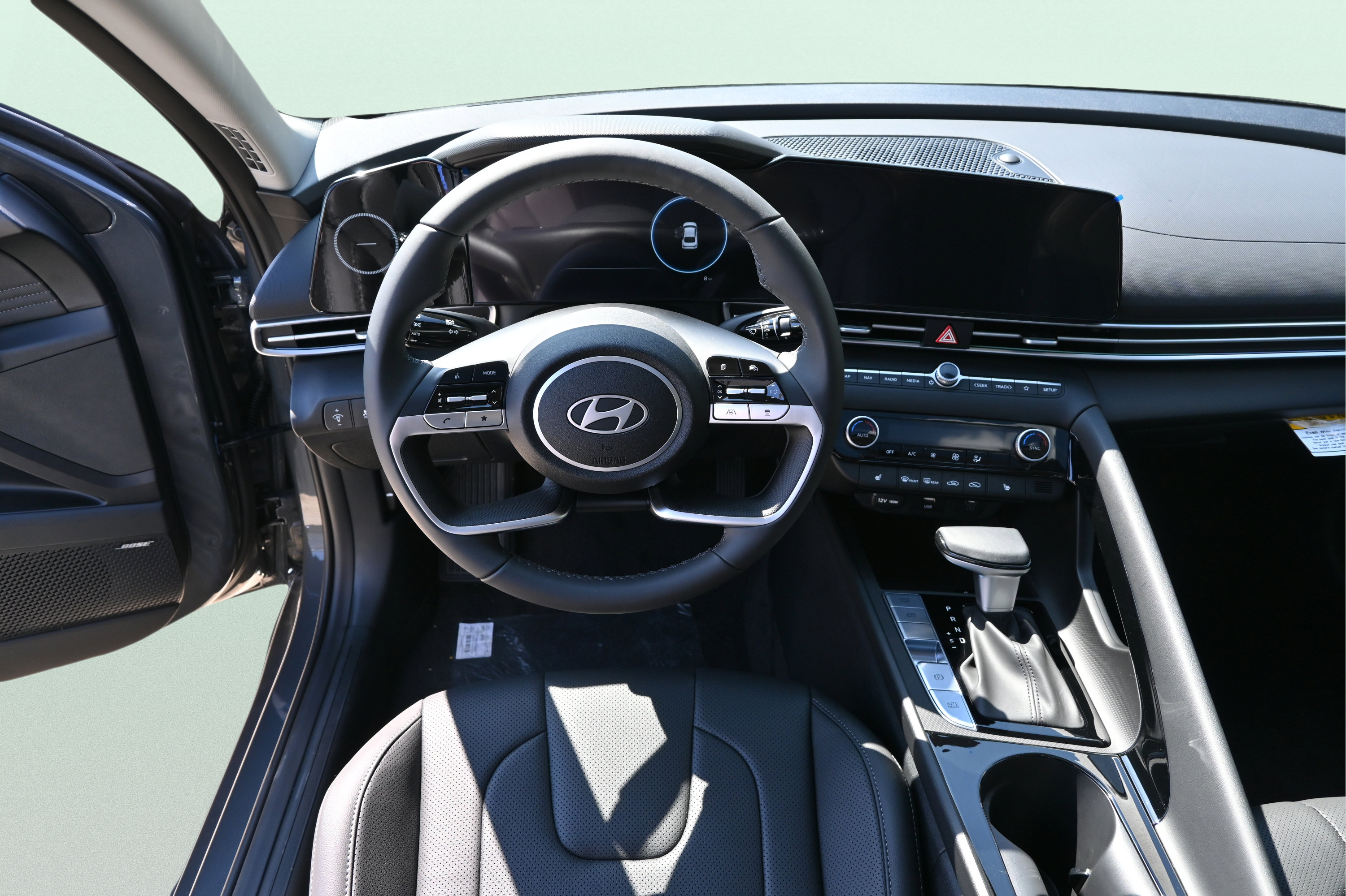 Certified 2025 Hyundai Elantra Limited FWD image 13