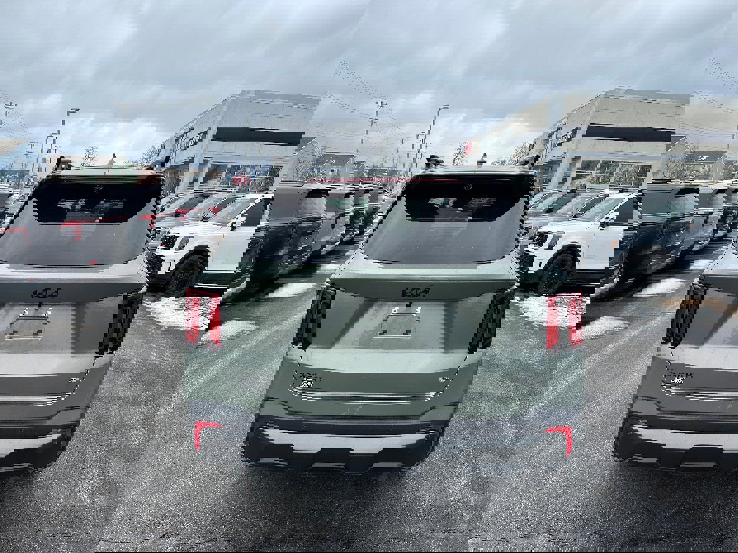 Used 2025 Kia Sorento SX Prestige w/ Sage Leather Package image 6