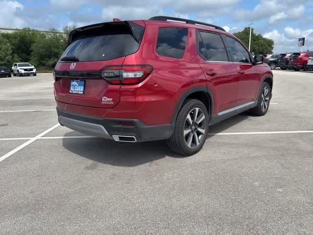 Certified 2025 Honda Pilot Touring image 5